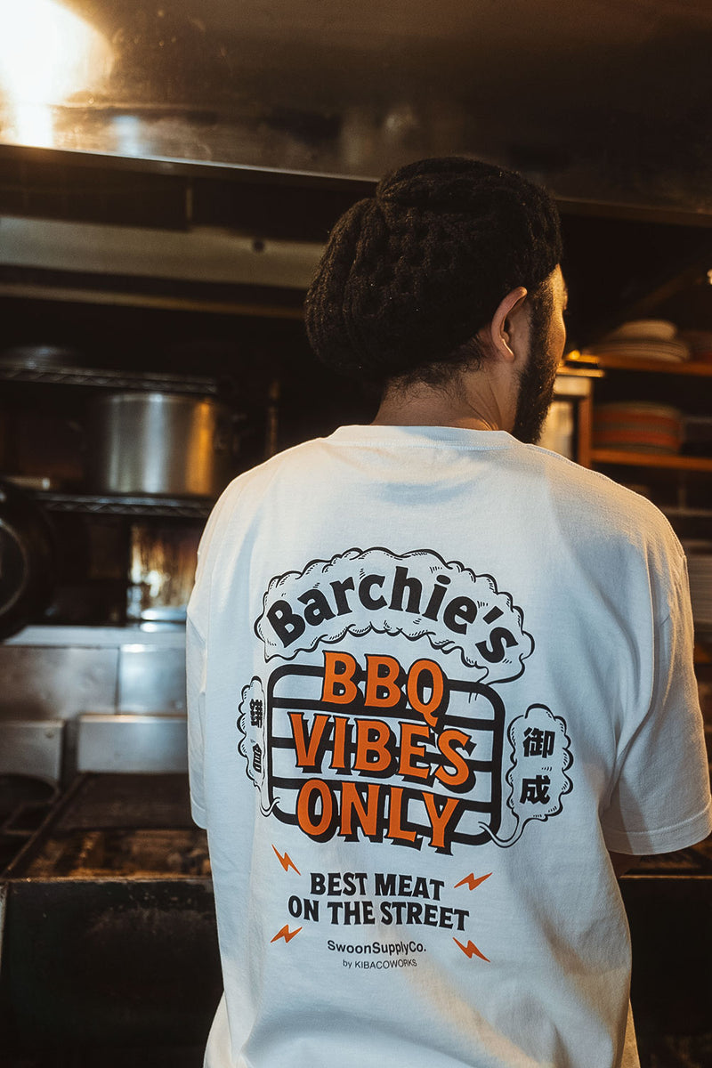 "BBQ VIBES ONLY" TEE - WHITE