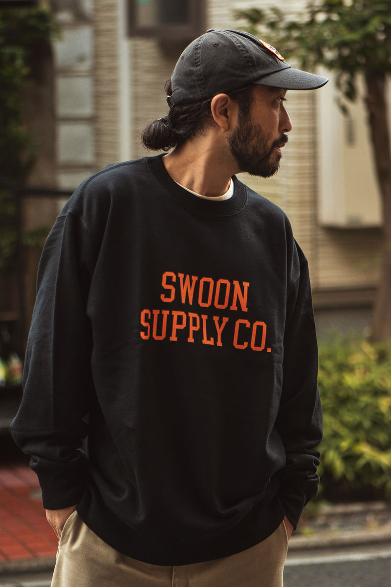 "COLLEGE LOGO" CREW SWEAT - BLACK